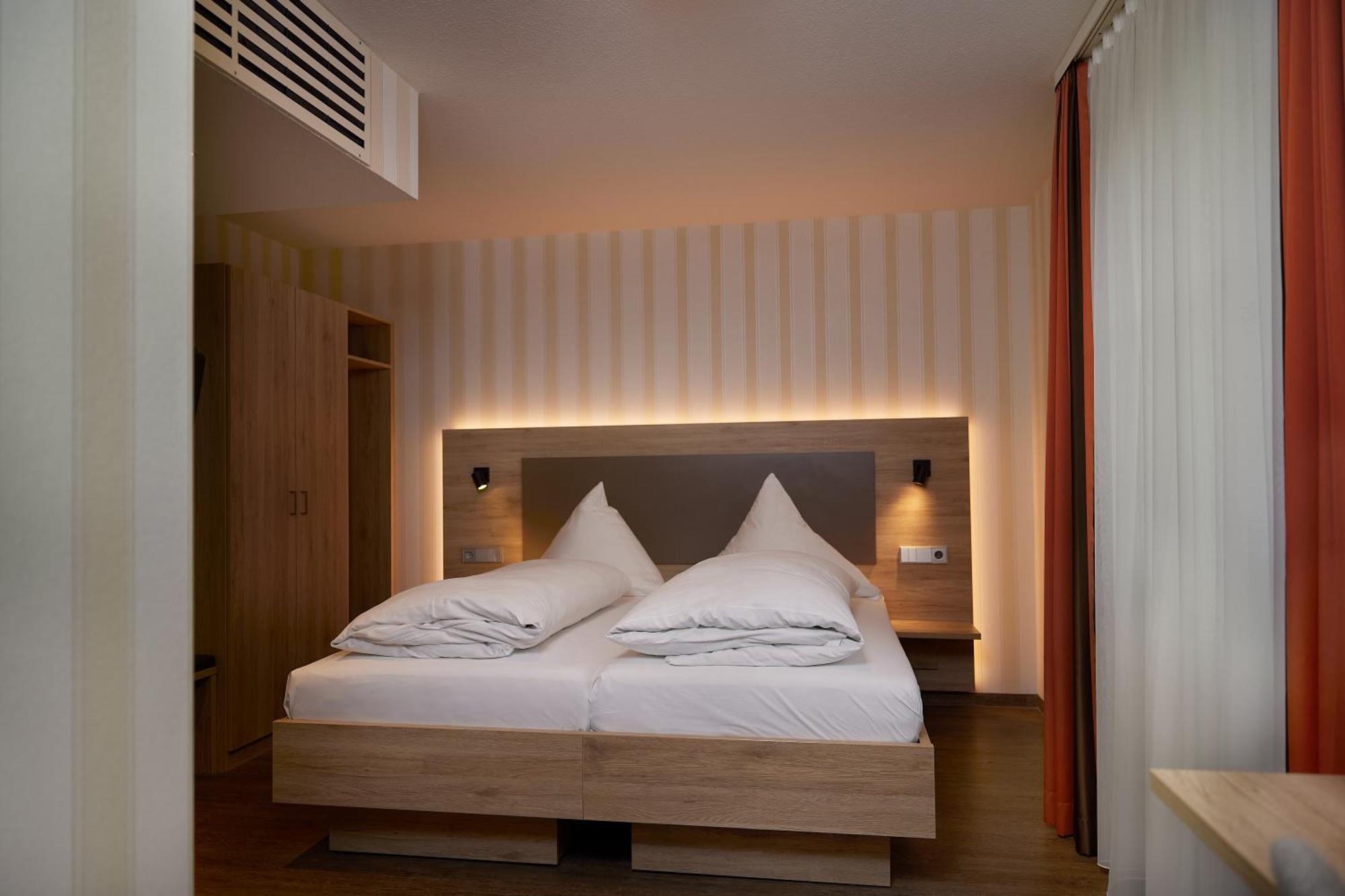 Hotel Zum Schiff Freiburg im Breisgau Dış mekan fotoğraf