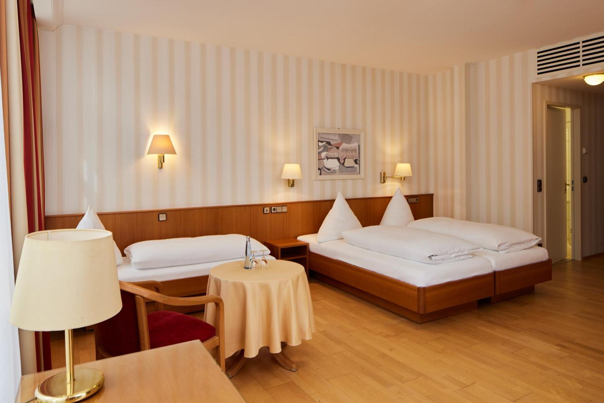 Hotel Zum Schiff Freiburg im Breisgau Dış mekan fotoğraf