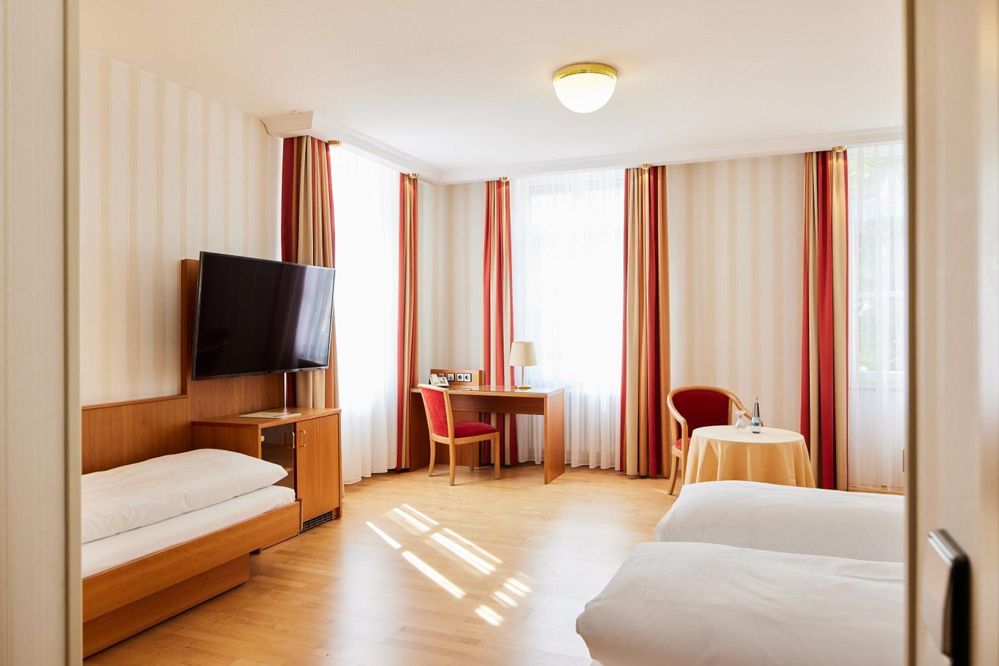 Hotel Zum Schiff Freiburg im Breisgau Dış mekan fotoğraf