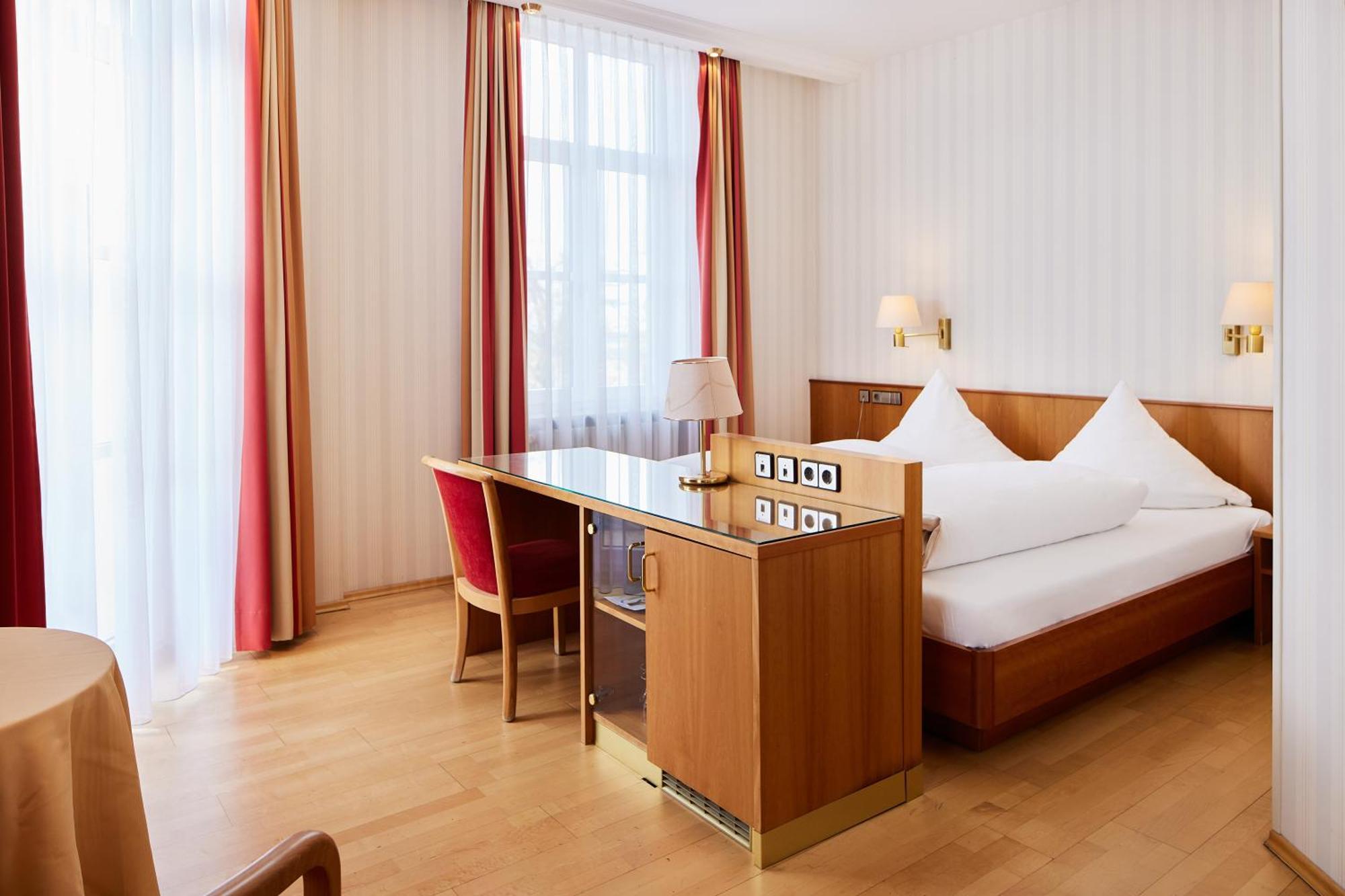 Hotel Zum Schiff Freiburg im Breisgau Dış mekan fotoğraf